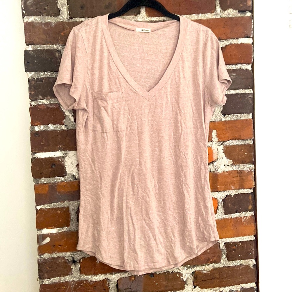 LAMade T-shirt V-Neck Size S